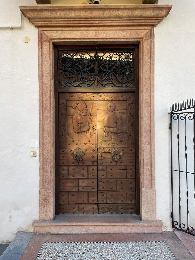 Design Apartment In The Heart Of Bolzano Exterior foto